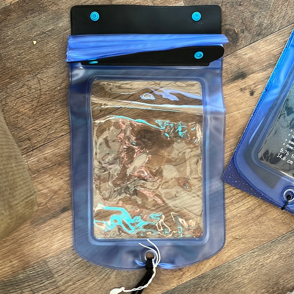 Water seal pouch lg